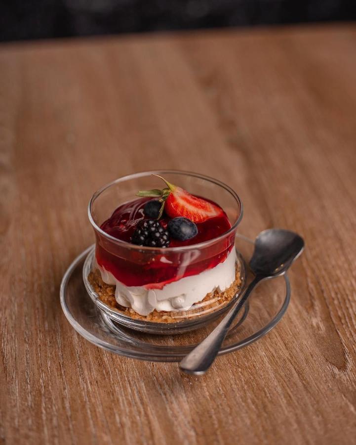 Conti Hotel & Restaurant Gjakova エクステリア 写真