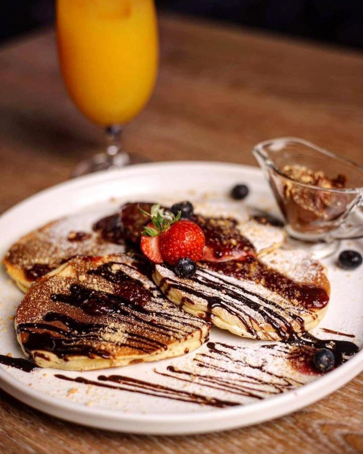 Conti Hotel & Restaurant Gjakova エクステリア 写真