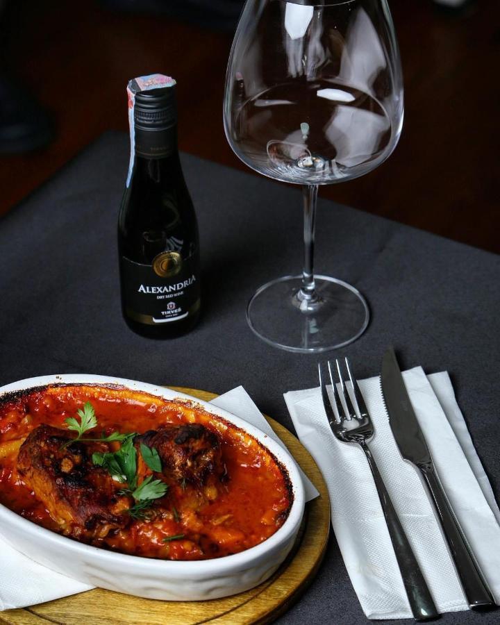 Conti Hotel & Restaurant Gjakova エクステリア 写真