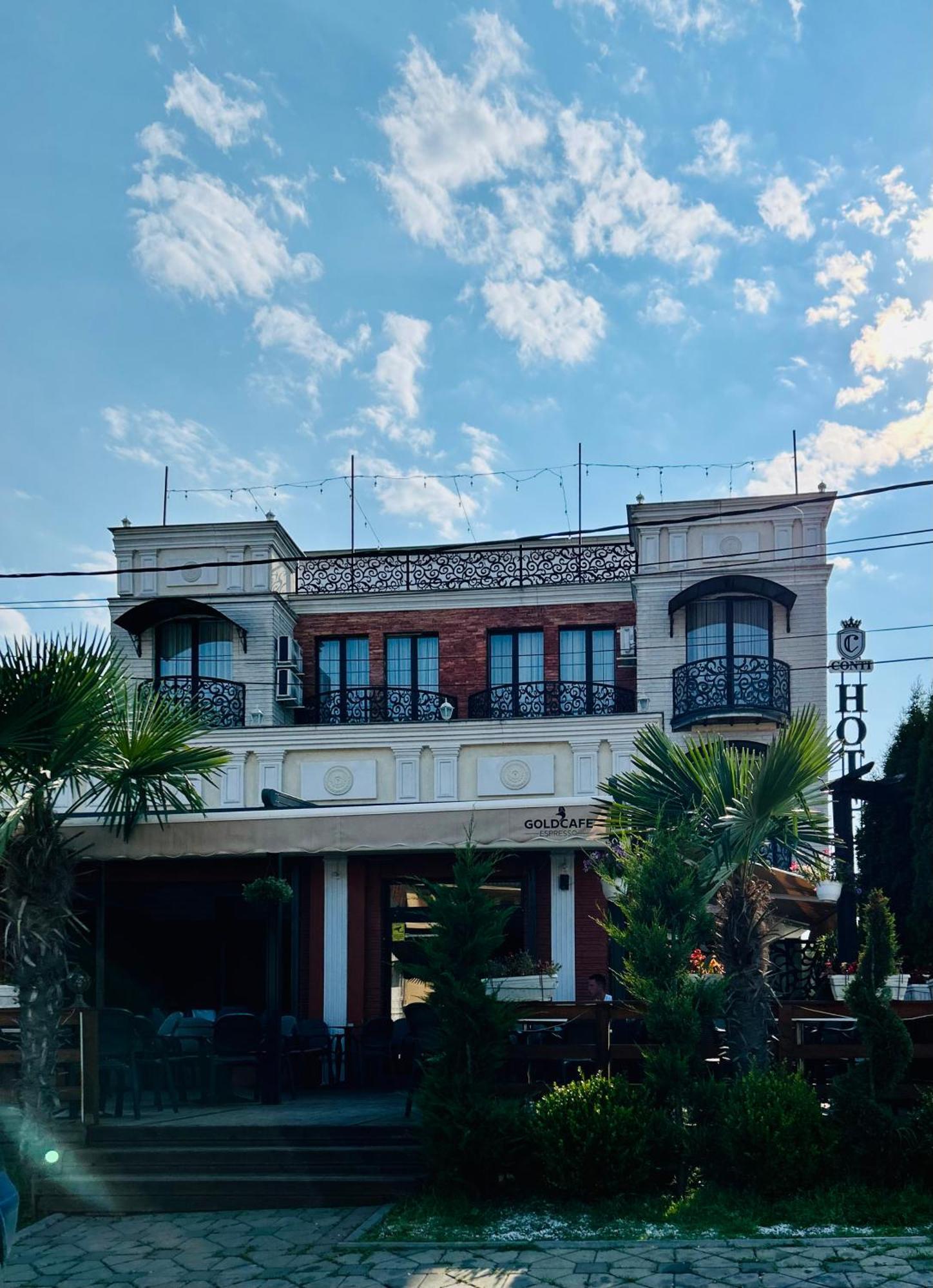 Conti Hotel & Restaurant Gjakova エクステリア 写真